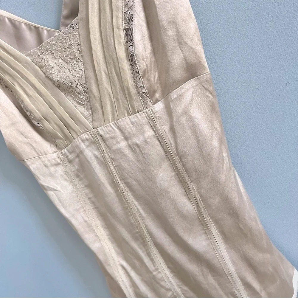 White House Black Market Silk Stretch Timeless V-Neck Tank Size 6 - Picture 4 of 10